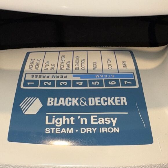 Vintage Black & Decker Light 'n Easy Steam Iron in Blue and White - Picture 2 of 7